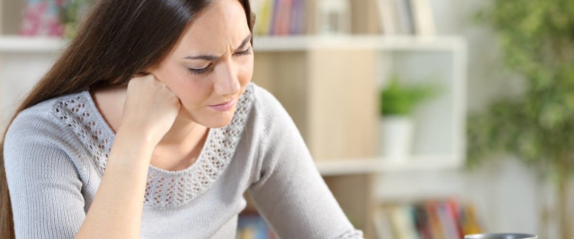 How do you read an insurance policy?